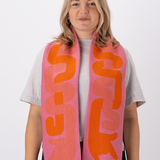 "entzück dich selbst" scarf (pink/orange)